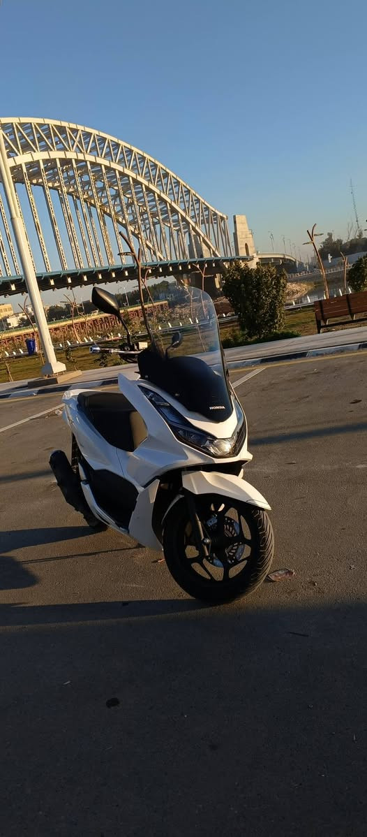 السلام عليكم دراجه من نوع بي سي اكس للبيع الجيل الرابع ياباني دراجه مقفوله زلغ واحد ما بيها دراجه نظيفه ماخذها زيرو قبل اربعه اشهر ماشيه 9الف دراجه قطعه نادره فول نظافه سعر الدراجه 30 ورقه وبيه مجال  مكاني ناصريه ***********
