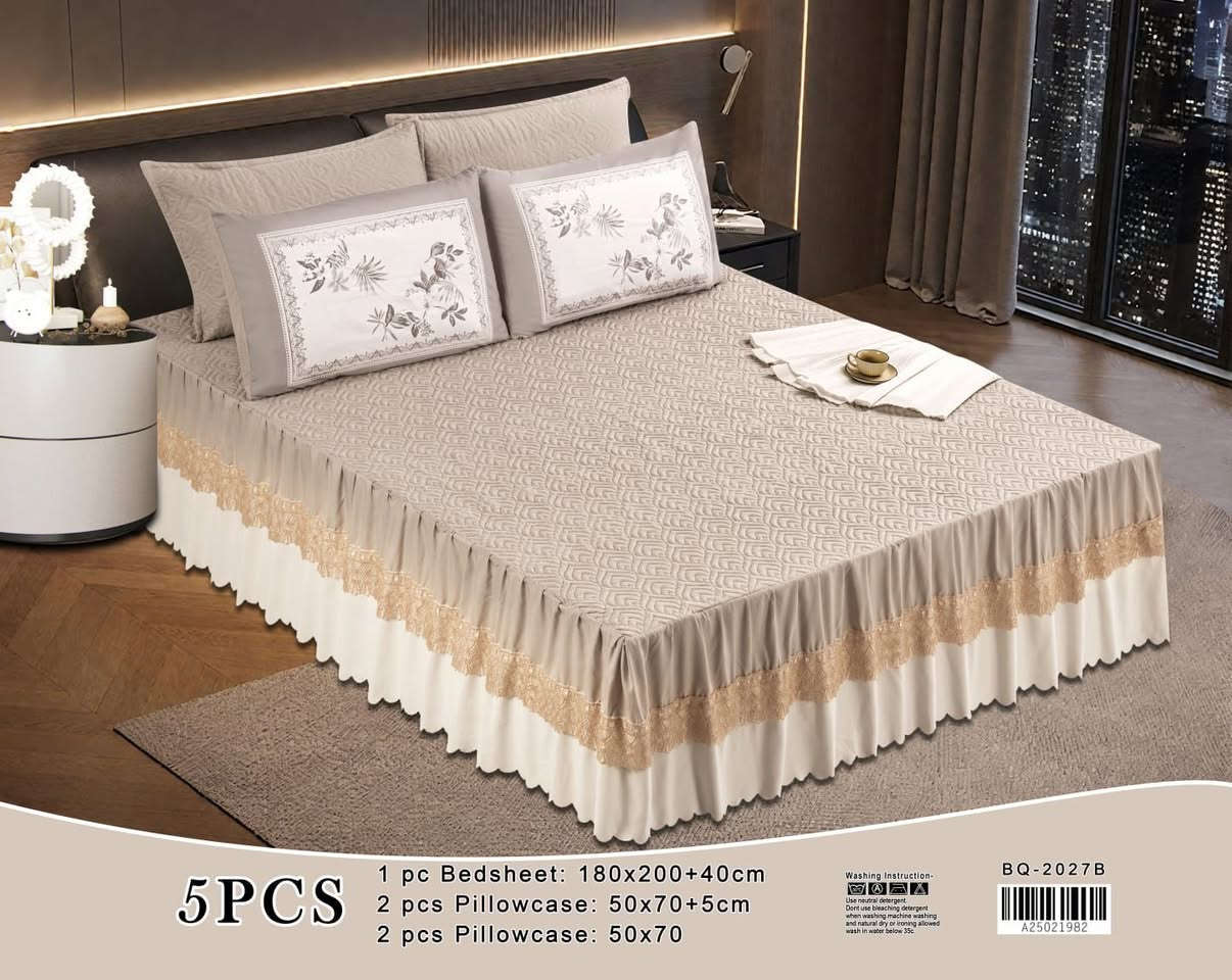 #مفروشات تم وصول 
 #فرشه مقرنصه نفرين صيفي 5قطع  
خامه خفيفه صيفي  

الفرشه  نفس الصورة بالضبط 🏞️ تحفه ملكيه وقياس كبير
القياس// 
قياس الفرشه  250×230 🟢

قياس ٢ وجه مخدة 50*70🟢 السـٰعر 25 الف

يتوفر خدمة توصيل 

للحجز والاستفسار مراسلة الصفحة او الارقام التالية 
***********
