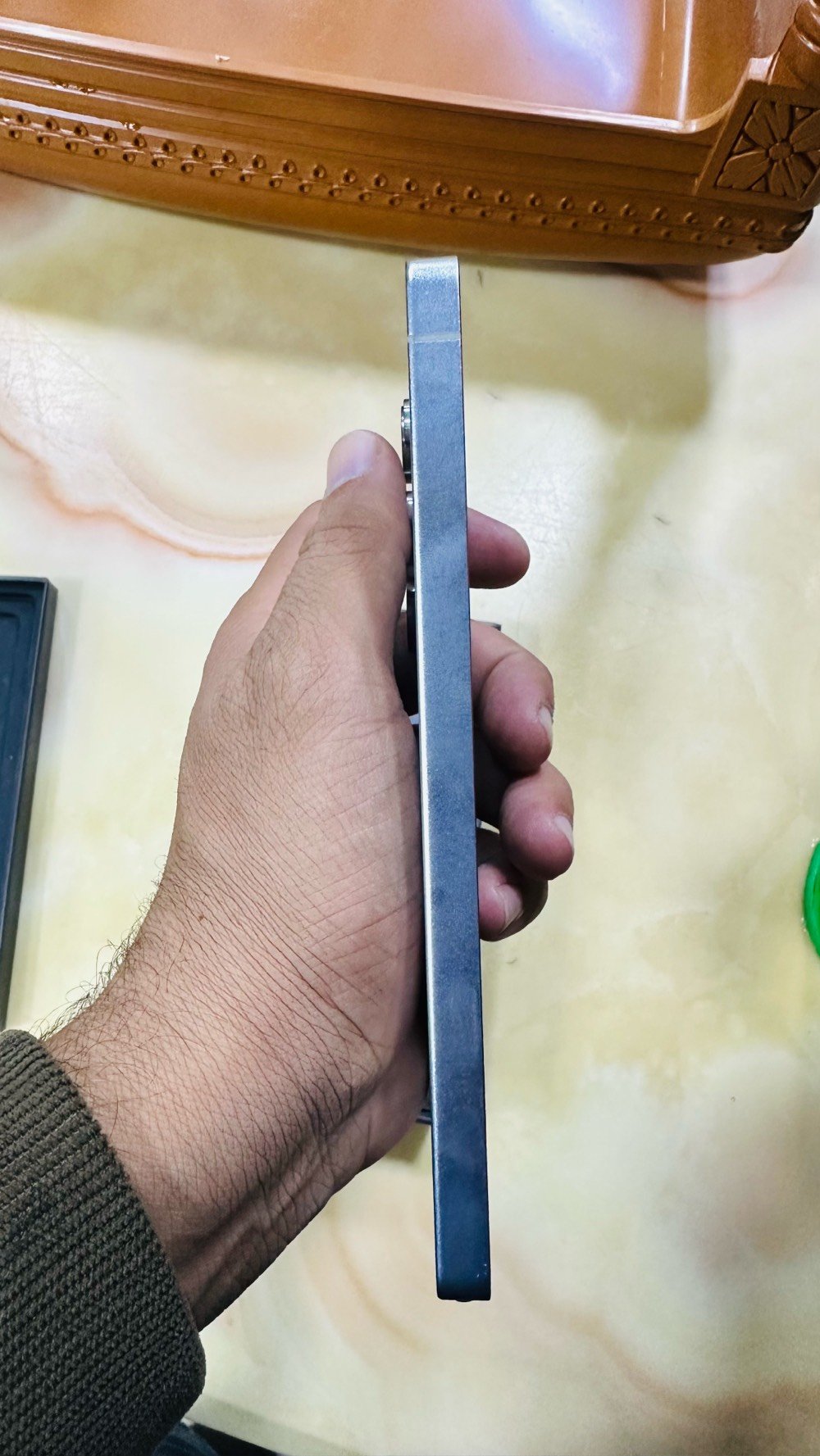 اس 25 الترا جديد استخدام قليل جدا نظافه الف بالميه بعده بالضمان تقريبا سنه يلا يخلص الضمان
ذاكره 256 سعر 1150 وبي مجال بسيط مكاني نجف قضاء المناذره