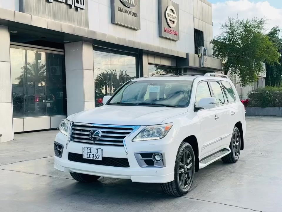 لكزس LX570 بريمي موديل 2013
المكان: بغداد 

اللون: أبيض
الداخل: قرميدي
الحالة:
بدون صبغ
المواصفات العامة:
فئة بريمي أصلي رقم واحد
محرك V8 سعة 5.7
فول فول مواصفات

البيع او مراوس 

🟪 السعر  :: اتصال 

المواصفات التفصيلية:
بصمة تشغيل
نظام الانزلاق
تشغيل عن بعد
كشن جلد مع هيتر
راس ديفيدي
كاميرات
ثلاجة
زينون
جلد مع تدفئة وشفط
تبريد
نظام ECO
وضع Sport
حساسات خلفية
مرايات كهرباء
فتحة سقف
باب خلفي جك
رادار أمامي

المحرك والقير:
محرك وقير بشرط
غير مفتوحة
كلها على وضع البلادي

السنوية:
سنوية زنكة كلشي جديد
باسمي
تحويل وخرامة بشرط

الصرفية:
السيارة ما بيها دينار مصرف
سيرفس كامل
نظافة 100%

الإطارات:
4 إطارات جديدة
تاير وويل شركة
تايرات دنلوب أصلية

التحويل:
تحويل أو وكالة بنفس اليوم حاضر

رقم الهاتف 

 ***********
