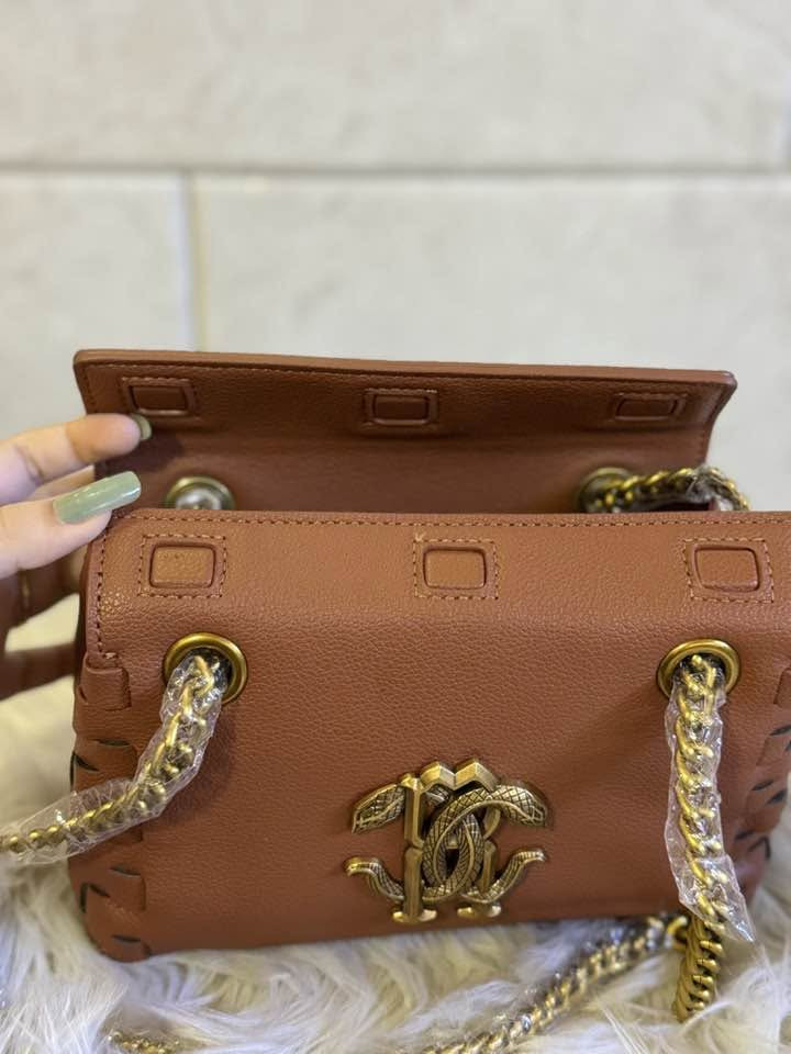 حقيبه ماركه roberto cavalli


**إذا كنت صاحب هذا الإعلان وتريد حذفه لأي سبب، رجاءا أرسل رسالة إلى الدعم الفني**