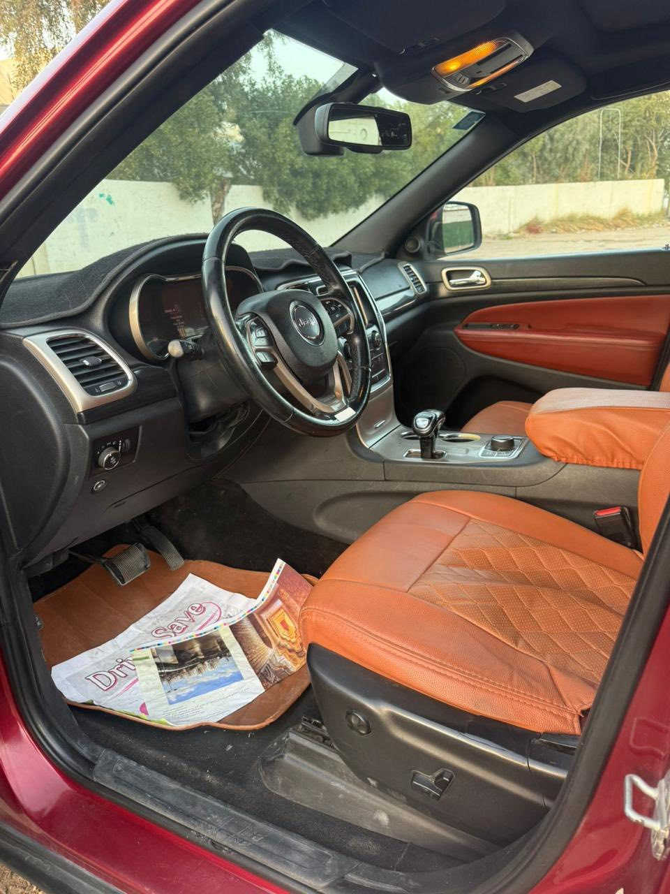 السلام عليكم عندي جيب خليجي 14 مكفوله من الصبغ مكينه كير مكفول من الفتح موصفات لاريدو فتحه كشنات جلد فور ويل كامره لايت حاجب زنون مسويلها ايدامه صدر دسكات بلكات فيول بم باتري السعر 215 ورقه وبيها مجال بسيط مكاني كراده ***********
