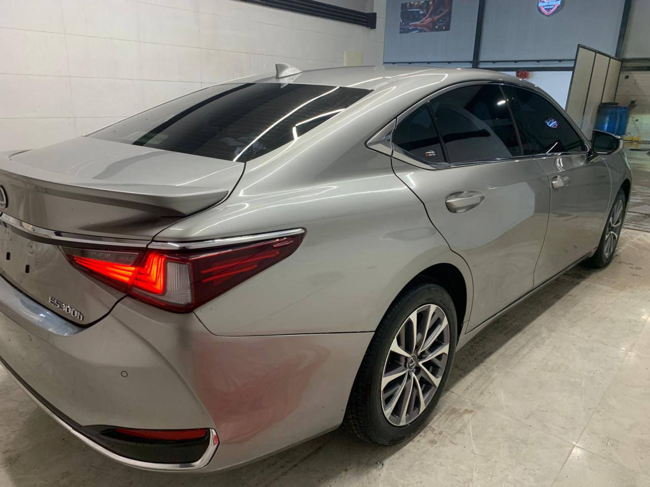 سيارة لكزز موديل 2023 هايبرد ، ES300h,2023, قطعتين صبغ جاملغ امامي يمين و جاملغ خلفي يمين ، ماشية 53198 كيلومتر اوروبي سلايد فول مواصفات كشنات اسود ، للاستفسار *********** وتس اب ، اسيا كورك فقط تغير الكود *********** ، السعر 29000$ بي مجال
