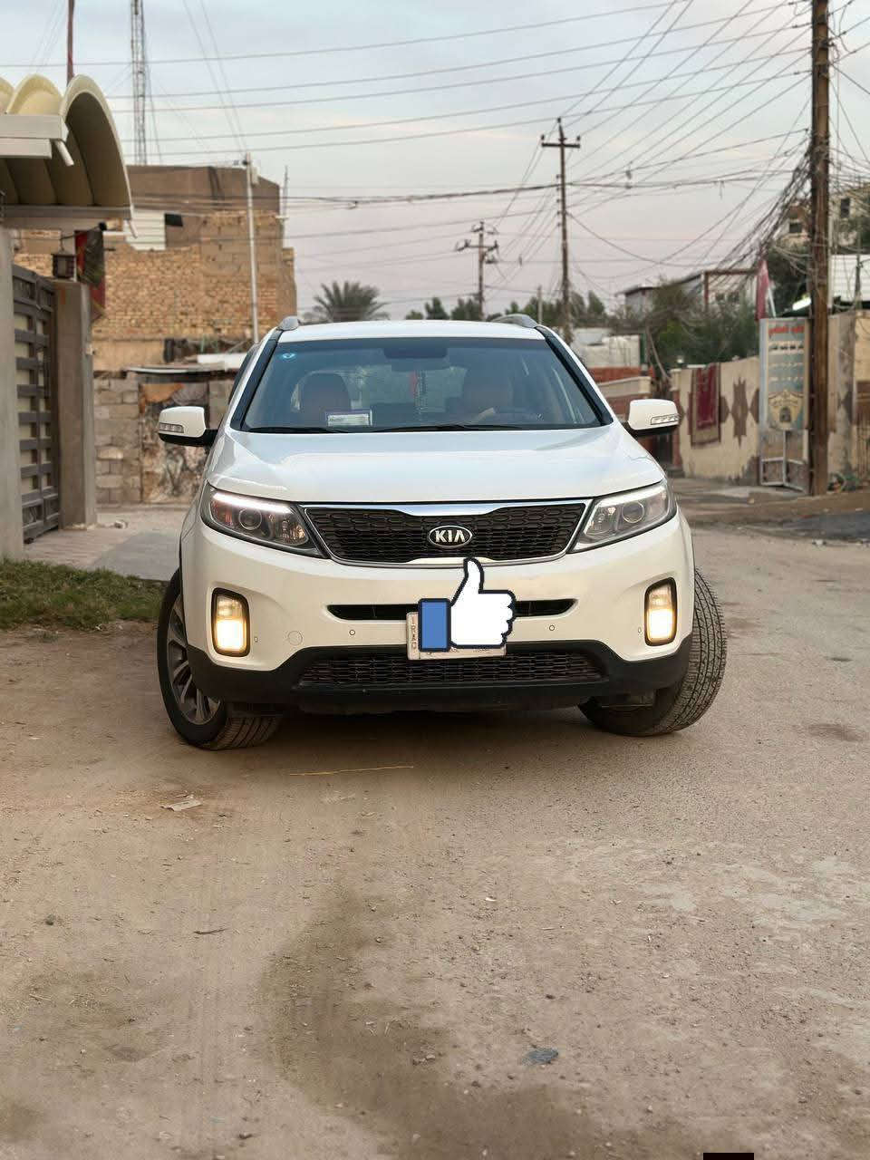 السلام عليكم
كيا سورنتو 2015 خليجي للبيع 
سته سلندر سبعه راكب 
رقم بغداد بأسمي
نص فول بصمه كرسي كهرباء 
حساسات اماميه خلفيه 
كامره شاشه صغيره 
اشاره ترحيب علامه سورنتو ضوئيه 
وبقيه المواصفات 
السياره استخدام شخصي وممتعوبه 
السونار مرفق مع الصور مال اليوم كافه التفاصيل بي 
مكان السياره بابل الاسكندريه 
مكينه مبدل بيها كازكيت اشتغلنا درجه اولى شرط بلاد  
كشر نضافته احلى من الصور 
بيها مكانات بارد حيل بسيطه وشرط تجي تشوفهن ممبينات
ماشيه 200 الف على ادينه 
سعرها 190 وبيها مجال انشالله بسيط 
رقمي ‏
‪***********‬‏
‏‪***********‬‏
ابو عبد الله
