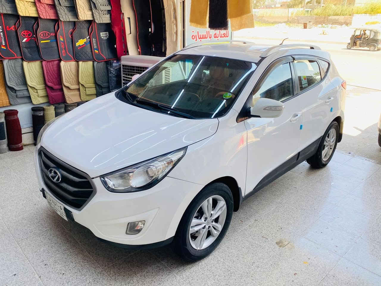 السلام عليكم توسان 2013 خليجي كير محرك كفاله تخم تايرات حداديه جديده باتري جديد مانقصها شي كامله رقم إنكليزي جديد باسمي ثاني يوم مداور بيها خمس قطعه  اثر طخطخات ب125وبيها  مجال ***********مكانها ديالى الخالص
