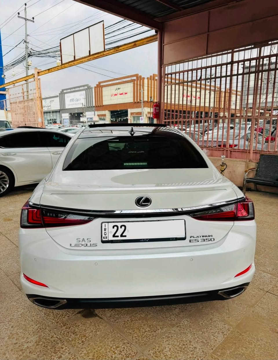 LEXUS ES350 PLATINUM SAS V6  2023
دةعامية الي دعامية كفالة من صبغ بارد شخت و صبغ
ماشية ٢٥ الف كيلومتر ضمان شريكة ساس ٤ سنوات
مواصفات بلاتينيوم سيارة ب حال وكالة
***********
