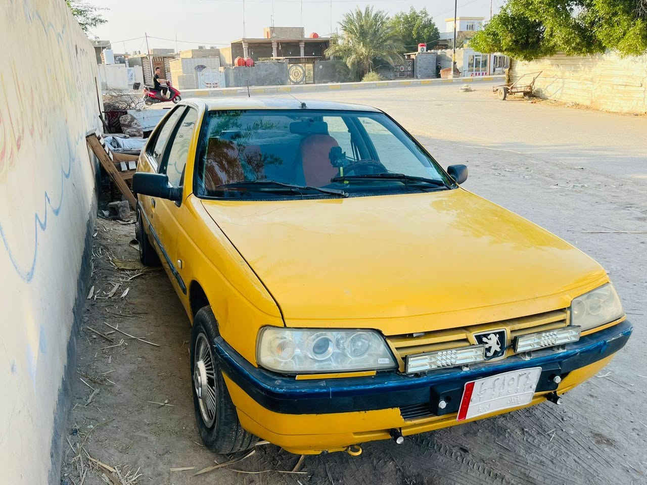 بيجو روئ محور ونجي 4 محرك جديد وكير جديد اوتماتيك سياره حلوه مديل 9 عوزها بس تبريد اتصل وبخدمتك *********** مكاني جبايش سعرها 32
