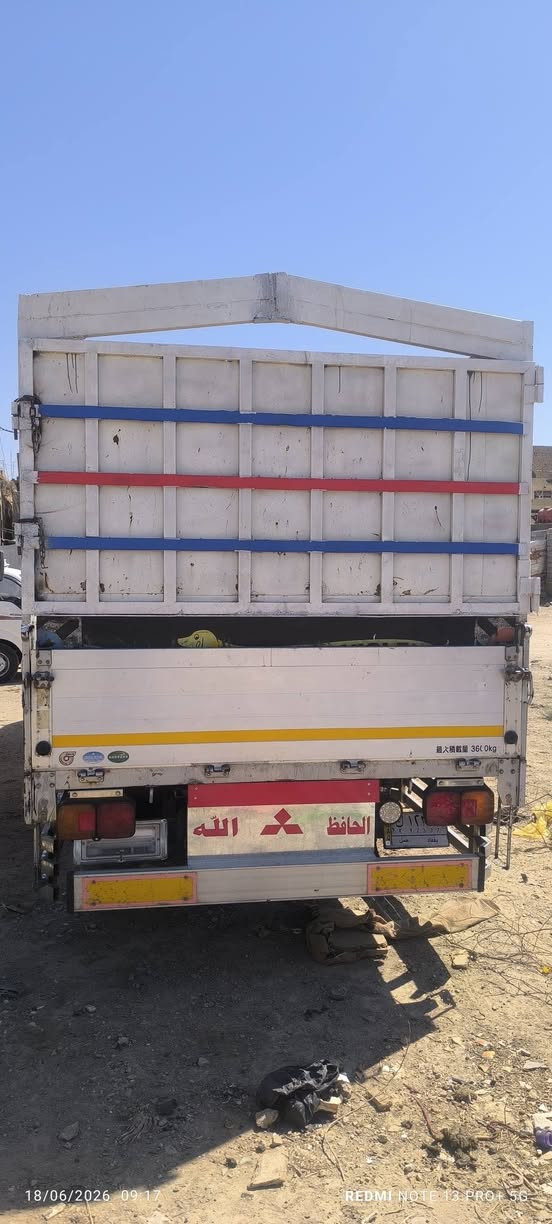 السلام عليكم فوزة بزون موديل 98طول ستة وربع مكينة 17عادي سيارة جديدة حيل ماعايزة برغي تبريد شغال سيارة كاملة مكملة كبل للشغل الرقم***********
