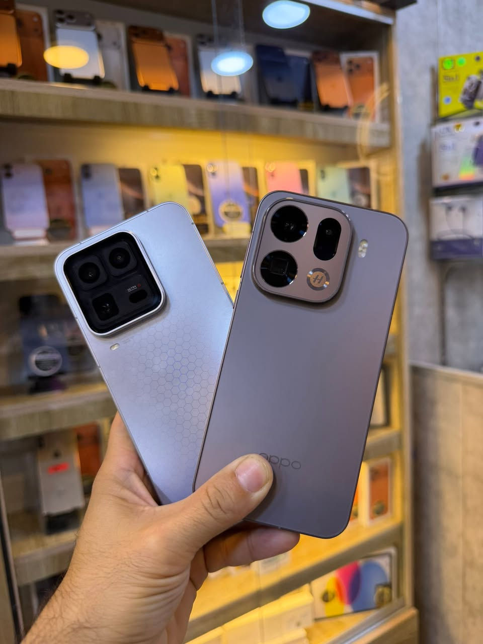 Vivo iqoo 15 ultra china
الذاكرة 512/24

الكاميرا 50+50+50

المعالج sd 8elite gen 5

بطارية 7400

شاحن 100 واط

الجهاز استخدام قليل جدا

نظافه 100

بطارية 100

ملحقات كاملة

السعر 1175,000/اسعار ثابتة

الملك سنتر/السيدية

***********
