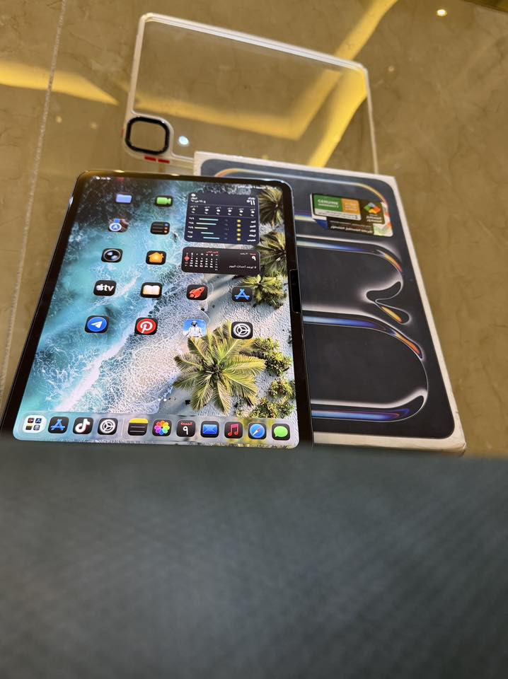 ايباد M4 2025
استعمال قليل جدا
ذاكره 256 
بطارية 🔋 100
عدد دورات شحن 87 
ملحقاتة مع الكارتون بالاضافة لكفر اصلي شفاف 
مكاني بغداد البياع مدخل حي المواصلات 
رقم الهاتف ***********
