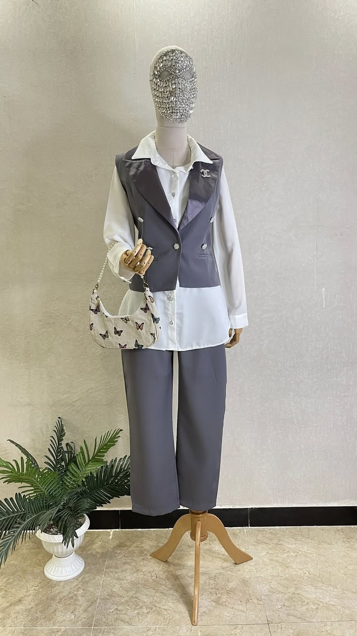 ✨ سوت أنيق بأسلوب كلاسيكي عصري ✨
تألقي بإطلالة راقية تجمع بين البساطة والفخامة 🌿🤍

يحتوي الشليف على ١٢ قطعة ٦ لون اسود و ٦ لون رصاصي ، القياسات من ٣٨ الى ٤٤ السعر خاص ✨


**إذا كنت صاحب هذا الإعلان وتريد حذفه لأي سبب، رجاءا أرسل رسالة إلى الدعم الفني**