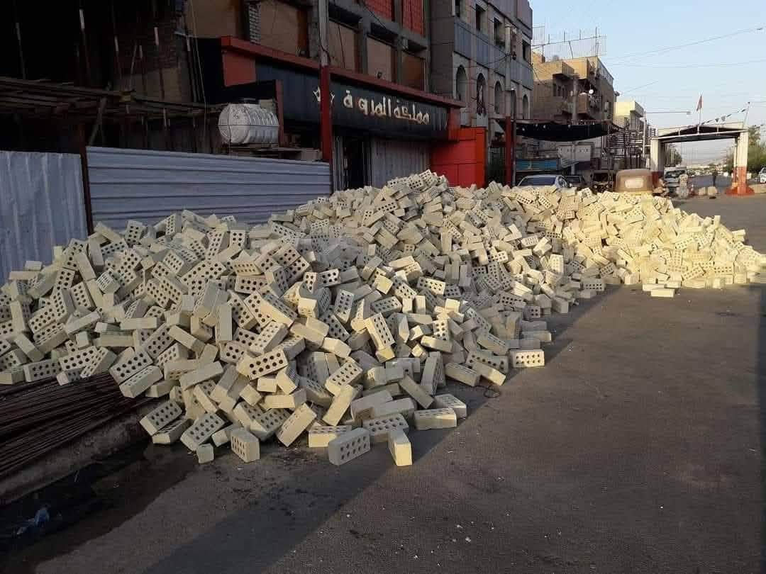 ✨ طابوق جمهوري فاخر من معمل طابوق النهروان ✨
قوة البناء تبدأ من هنا!

🔸 مواصفات متميزة وجودة لا تضاهى:
✅ خالٍ من الأملاح – يحافظ على جمالية البناء ويمنع التشققات.
✅ جودة ومتانة عالية – يدوم طويلاً ويقاوم الظروف القاسية.
✅ تصنيع متقن – بإشراف فنيين محترفين وفق أعلى معايير الصناعة.
✅ صلابة فائقة – يتحمل الأحمال الثقيلة ويُعد مثالياً لكافة أنواع المشاريع.
✅ حواف دقيقة وحادة – لضمان دقة التوصيل وسهولة التركيب.
✅ موثوق في المشاريع الكبيرة والصغيرة – سواء كانت سكنية أو تجارية.

🔹 اختر طابو.. لبناءٍ قوي، مستدام، ومتميز.

📞 للحجز والاستفسار:

‭***********‬
