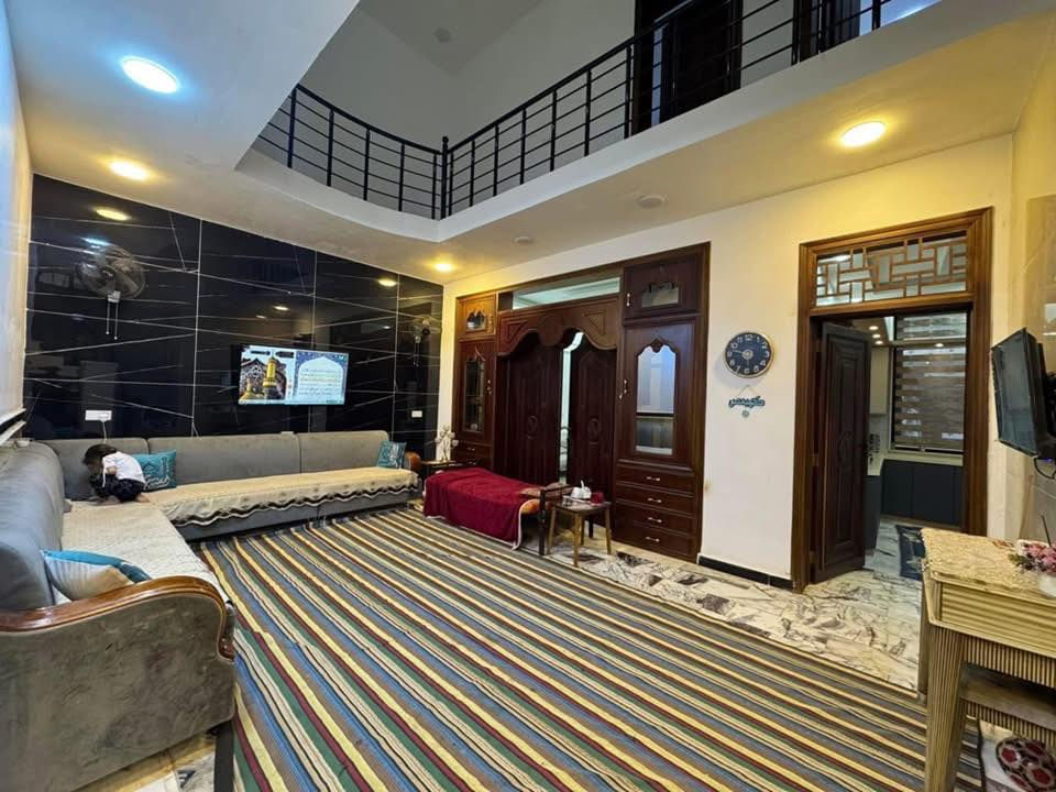 دار للبيــــــــــع
زويـــــــر الغربـــــــي

خلــــــف محطـــــــة بتــــــــه (شارع 10م تبليط) 

تقسيـــــــٰـم حسيــــــــن رضـــــــا الثانـــــــي 

           سنتر على شارع التقسيم الرئيسي

________________

المساحــــــة // 200م #طابـــــو #زراعـــــي #سنـــــد25 

الواجهـــــــــة // 10م

النــــــــــــــزال // 20م

________________

الطابــــــــــــــق الأرضـــــــــــــي

غرفـــــــــــة وصالـــــــــــة وهـــــــــــول ومطبـــــــــخ ومجـمـــــــــع صحيـــــــــات وگــــــــــراج وحديقــــــــــة ...

الطابــــــــــــــق الثانــــــــــــــــي

غرفتيـــــــــن وهــــــــــول ومجمــــــــــع صحيـــــــــات 

للأستفســـــــار عــــــن السعــــــــر يرجـــــــىٰ الاتصال

مكتب أملاك بابل للعقار

كرامه شارعً الضريبه مقابل التخطيط العمراني 

***********
