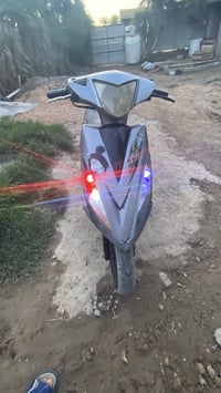 ورحمة الله شباب هاي دراجه سايم للبيع لسعر ٢٢٥ وبيه مجال هاذه رقمي٠٧٥١٣...