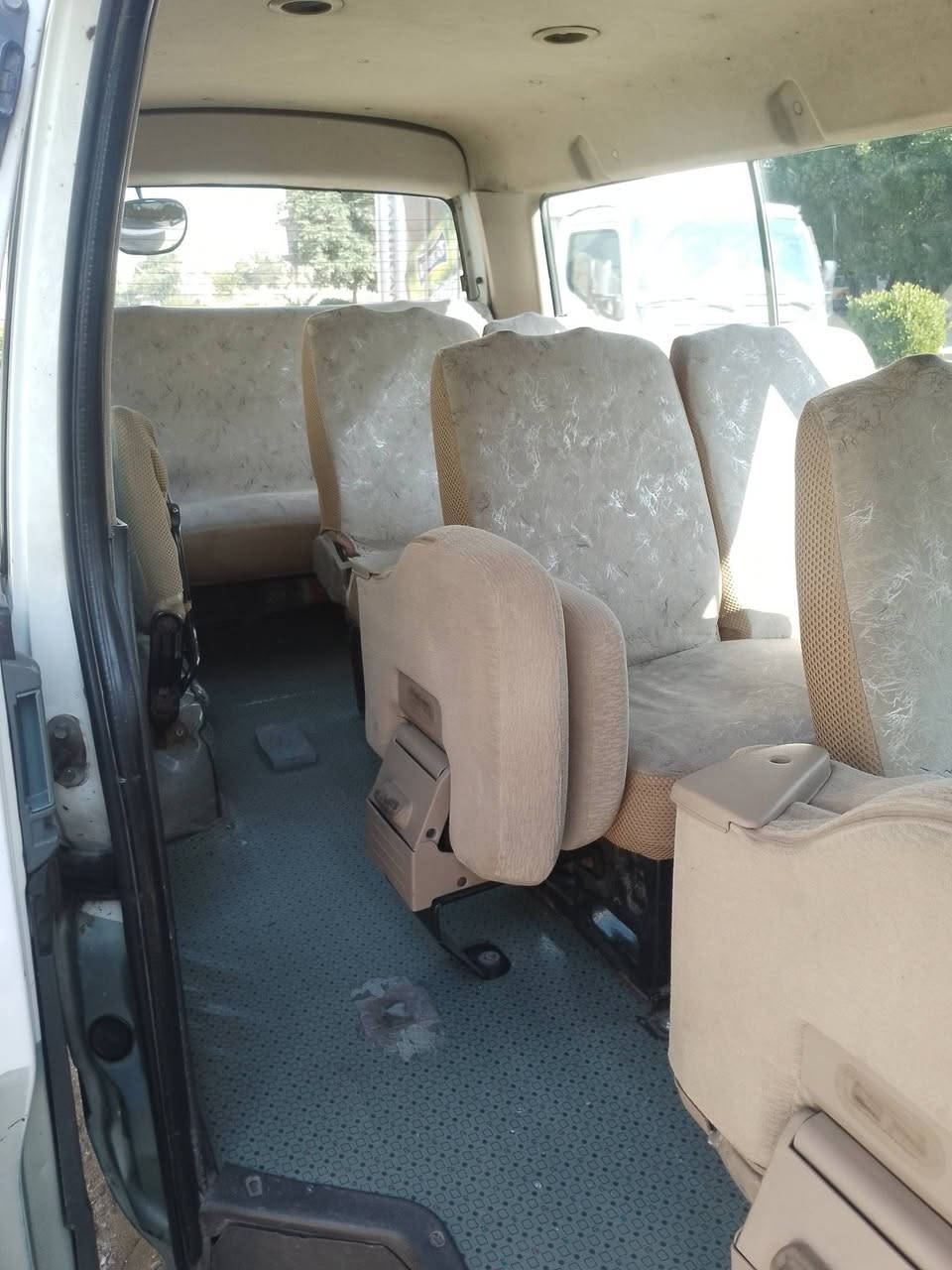 السلام عليكم اچوان للبيع بغداد  مدينه الصدر سيارة كامله من كلشي كبل لشارع انشالله بسمي شرط تحول رئسن السعر ب (80 )*********** للمعلومه مصبوغه للجماليه فقط الوزره الخضره اوبيها فقط ضربه ب الجنطه ومصلحه عام كد شبرين
