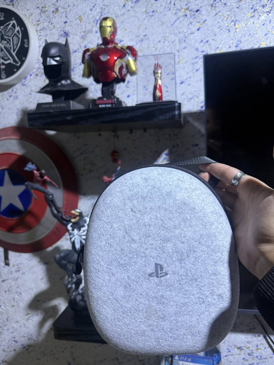 سماعات ps5  اصليه مع الجنطه الاصليه للبيع
تواصل خاص او على الرقم واتساب
***********
