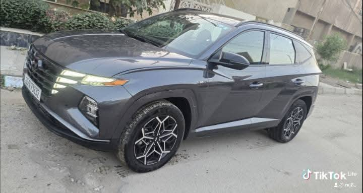 🚘 هيونداي توسان هايبرد N-Line | موديل 2024 😍
......هايبرد اقتصادي ...السعر 18900$..
🔧 حادث خفيف جدًا (صبغ ربع بنيد وربع جاملغ فقط) – بدون دواخل 🙌 صبغ بسيط كد شبرفي صندوق الخلفي...
💥 إرباك ستيرن وكشن طاك فقط..
        ⚙️ المواصفات 
⚙️ كير أوتوماتيك 8 سرعات
🕹️ شفتات ستيرن
صندوك كهرباء .فتح عند الاقتراب..
اضاءة ترحيب عند الاقتراب.
توقف ذاتي ..تحديد مسار..
🚀 تشغيل ذكي (بصمة) + تشغيل عن بُعد
📸 كاميرات دوّارة + رادار مراقبة
🎮 تحكم ستيرن كامل
🌅 فتحة سقف بانوراما كاملة
🧭 شاشة كبيرة (GPS)
🚗 رادارات 360° + حساسات أمامية وخلفية
💺 كراسي كهرباء + تدفئة المقاعد الأمامية
🔋 هاند بريك كهرباء + AUTO HOLD
🛞 مانع انزلاق + مساعد نزول المنحدرات
🔊 نظام صوت Boss الفاخر
⚡ أنظمة قيادة متعددة + نظام قيادة ذاتي
🧵 كشنات جلد فاخرة + تطريزات رياضية
🔌 منافذ USB + AUX
📏 ماشيه: 15,000 ميل فقط 😎
💰 السعر: 18900(بيع فقط) 💵
📞 للاستفسار: *********** ....
📍 الموقع: بغداد – البنوك – شارع الكنيسة بغداد, العراق
