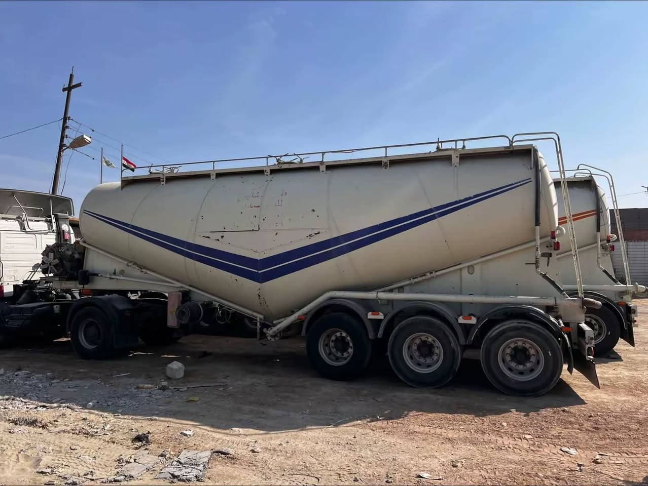 السلام عليكم سايلو طارق حاج 2014للبيع  للستفسار ‭٠٧٨٣ ٠٠٣ ٩٤٨٣‬ مكان سماوه
