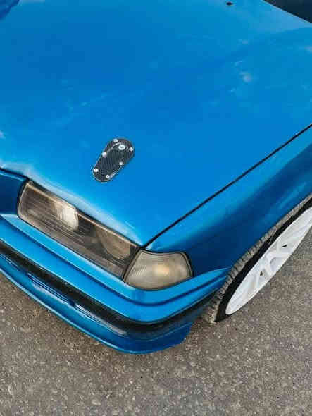 السلام عليكم 
صلو على النبي 
E36 v8 1991
سياره معمره من الدعاميه للدعاميه ومتعوب عليها كلش هواي ومصروف عليها هواي 
١.مكينه٨ اصل ٦ تحويره مرتبه ومشتغلها صحيح بدون مشاكل
٢ كير عادي ٦ نمر شورت شفت رياضي 
٣اكسل قفل شلعه وونسه تريدها شارع تريدها استعراض تريدها كشخه
٤ كشنات جلد دواخل نظيفة كلش 
٥كهربائيات كلها شغاله ونظيفه 
٦راديتر عمل فافون انسه الحماوه 
٧دبل مروحه كهرباء جوزات حماوه كانما شغل سستم  بلادي 
٨صبغ جديد ازرق بحري  اللون ب السنويه ازرق غير محدد 
٩حداديه نظيفه دبلات خلفيه رياضي تتنصه وتتعله حسب الي بالك والنصبه الي تريدها انت
١٠ جام كهرباء شغالات 
١١سستم سماعات صوت يخبل 
١٢ قفاله بنيد رياضي دك بيها٣٠٠ ماعليهن شي 
١٣ منظومه زينون كامله 
١٤ التبريد نقصه كمبريسر وانطيك ويا بوكس كامل طك فلين ماخذه سعره٢٠٠ دولار 
١٥عوازل حراريه للسياره كلها 
١٧ويل كب رياضي ١٨ موديل حديث بي نصبه كلش حلوه
١٨  تخم تاير 
١٩عليها شوته ودبه رياضيه الصوت نغمته كلش حلوه مو مزعجه 

السياره نواقصها بسيطه حيل كماليات وترتيب وسايق ترايها وين متريد 
رقم بغداد تحويل مباشر مصفره غرامات السياره تنباع وتتحول 
فقط
السعر  ٦٠ وبيها مجال
 
0787 689 4661
***********
