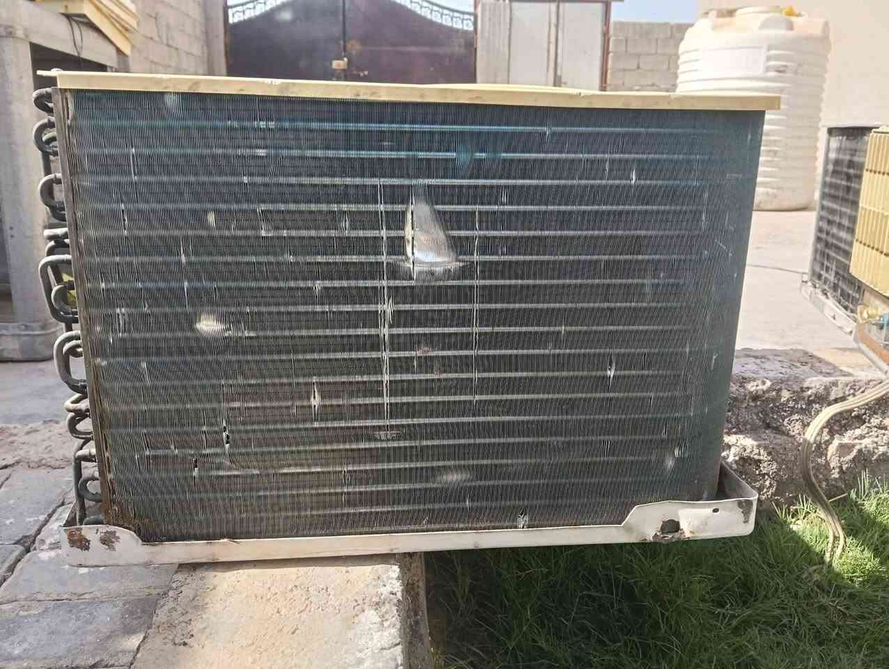 السلام عليكم مكيف  الحافض شرط شغل بارد ثلج قرصه الشركه 
السعره ٢٥٠ العنوان بغداد المشتل ***********
