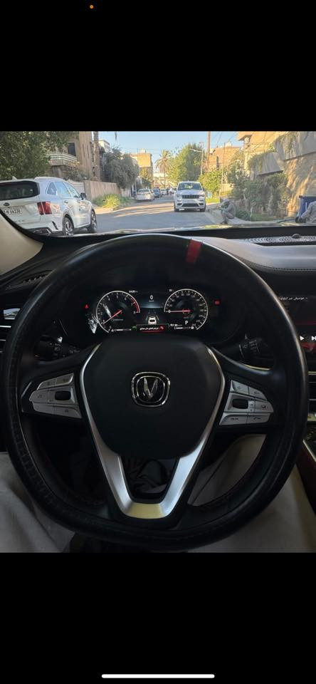 شانجانcs85موديل 24فول الفول مواصفات بانوراما تحكمات استيرن تدفئه تبريد بالكشنات تشغيل عن بعد تحكم ريمونت تقديم ترجيع بدون سائق كشنات جلد رادرارت امامي خلفي بصمه صندوق كهرباء سايد بريك بصمه بعد هواي بيه مواصفات بغداد باسمي *********** السعر 27 وبيه مجال  مستعجل لا مراوس لا قساط
