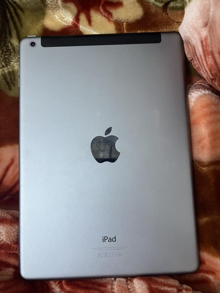 سلام عليكم
للبيع ايباد Air 1 نظيف كلش يفيد حك دراسه او العاب بسيطه وتصفح  ب100 الف وبيه مجال تواصل 
واتساب او اتصال هنا ***********
