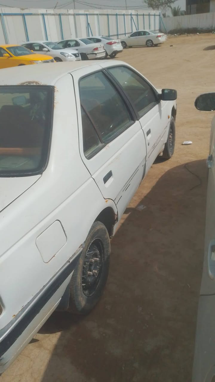 ‏‪***********‬‏
بيجو روى بيضاء اللون موديل 2009 كاسره رنك وصالنصه طاكه رقمها بابل مكان سياره ديوانيه ب 15,وبيها مجال قليل سنويتها لل 2028
