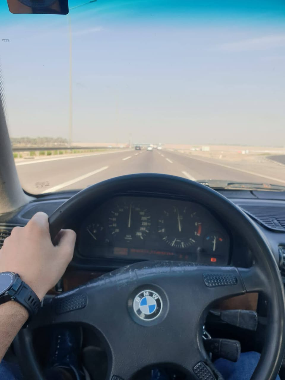 السلام عليكم بيم للبيع وترهم مراوس حسب القناعه موديل 91 مكينه خيرمن الله وكير اكلجات ضعيفه كهرباياته كله شغاله سلايت شغال سنترلك وجام عل ريمونت عن بعد لايت ابو الصليب تبريد نقص غاز رقم بابل انكليزي شرط التحويل مكان السياره بغداد السعر33 مجال قليل ***********بيه واتساب
