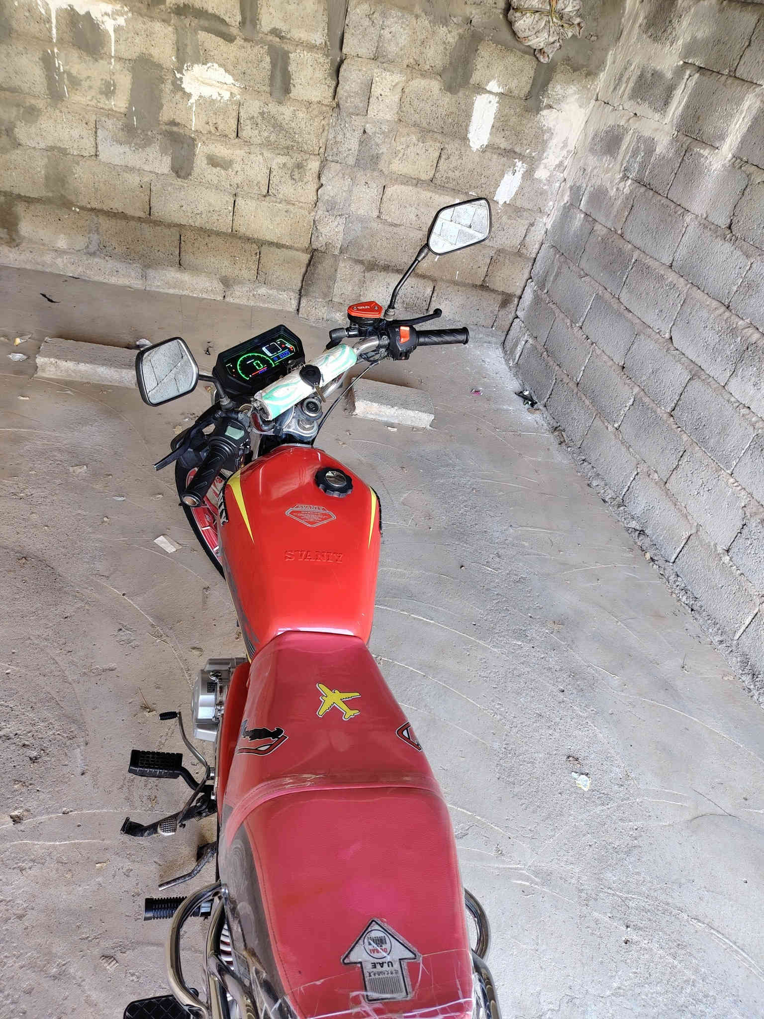 سالسلام عليكم
سيفان 24

باب اول وزن ثقيل

منفيس موجود سويجات2 تشقيل عن بعد 

محرك شرط ما مفتوح ناشط فول نزانه فول 

كهربائيات كلها شغالة وضع شركه 

مكان القيارة ‏‪***********‬‏ مطور جديد زيرو
