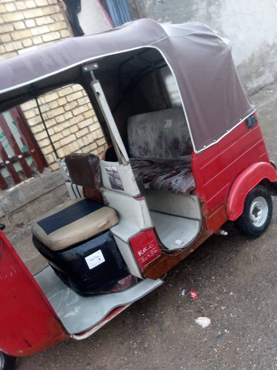 سلام عليكم تكتك موديل 18  رقم وسنوية نكليزي بسمي ثاني يوم تحويل  ثاني يوم كير محرك اكسن حلوات مال جناي مكان بغداد كمالية السعر 4700  وبية مجال قليل هاتف ***********
