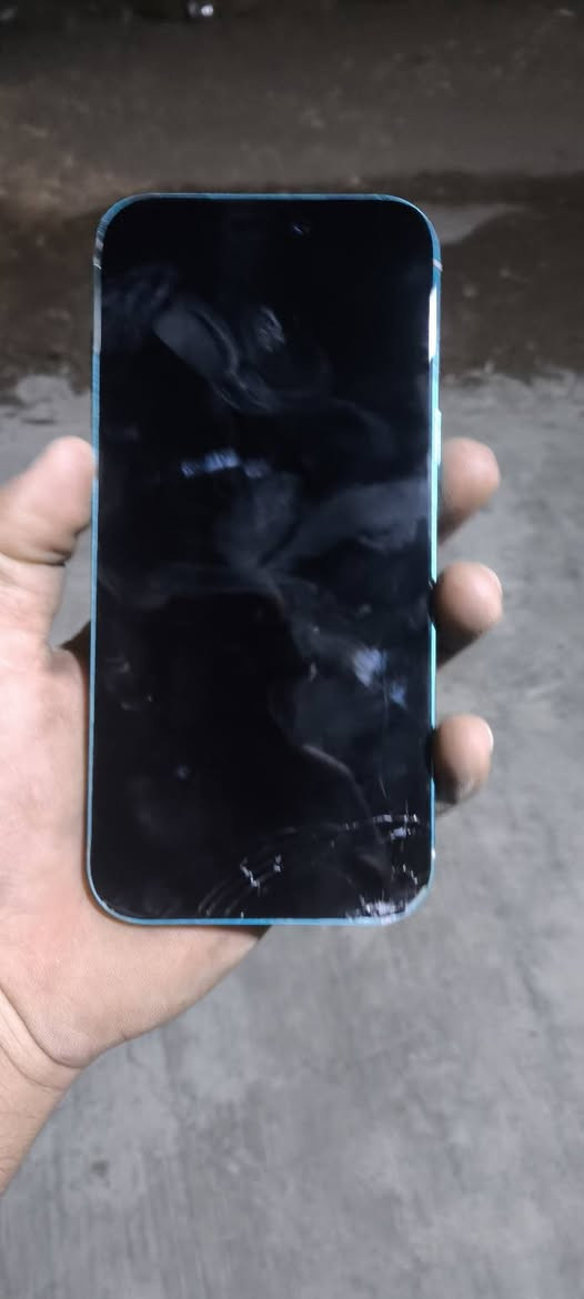 ايفون 17 الون المميز من دبي وصلني
للبيع 
ايفون 17pro max 
1024g
99 بطاريه 
كلشي شغال فقط الشاشه نضربت 
أو بحتاجله شاشه اريد ابيعه على وضعه كلشي ما اضمنلك 
كنمه ابيعلك حديده ***********
