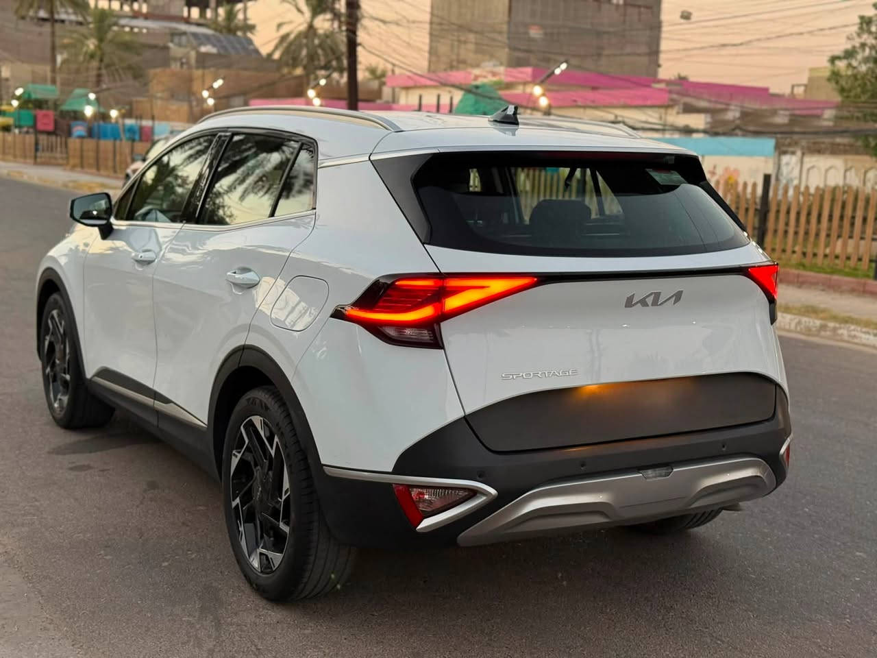 السلام عليكم
🚘 للبيع | كيا سبورتج 2023 خليجي
🔹 المواصفات:
✔️ شاشة
✔️ كاميرا
✔️ حساسات أمامية وخلفية
✔️ تحكم بالستيرن
✔️ شفتات على الستيرن
✔️مود درايف 
📍 الممشى: 27,000 كم فقط.
📄 الأوراق: رقم بغداد، تحويل مباشر، بدون أي نقص، وبعدها بوضع الشركة.
💵 السعر: 18,900 دولار، وقابل للتفاوض بشكل بسيط للجادين.
📍 العنوان: بغداد – اليرموك.
📞 للاستفسار: ***********
