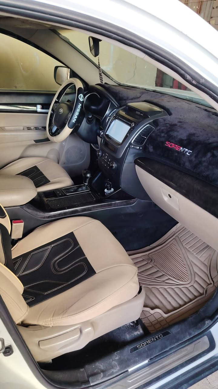 من رخصته مدير الاكروب سورنتو للبيع ١٣ خليجي سته سلندر سبعه راكب بصمه بانوراما رقم أربيل مصبوغه حزام فول مواصفات بانوراما او مراوس بيكم هايلوكس ***********واتساب السعر 140
