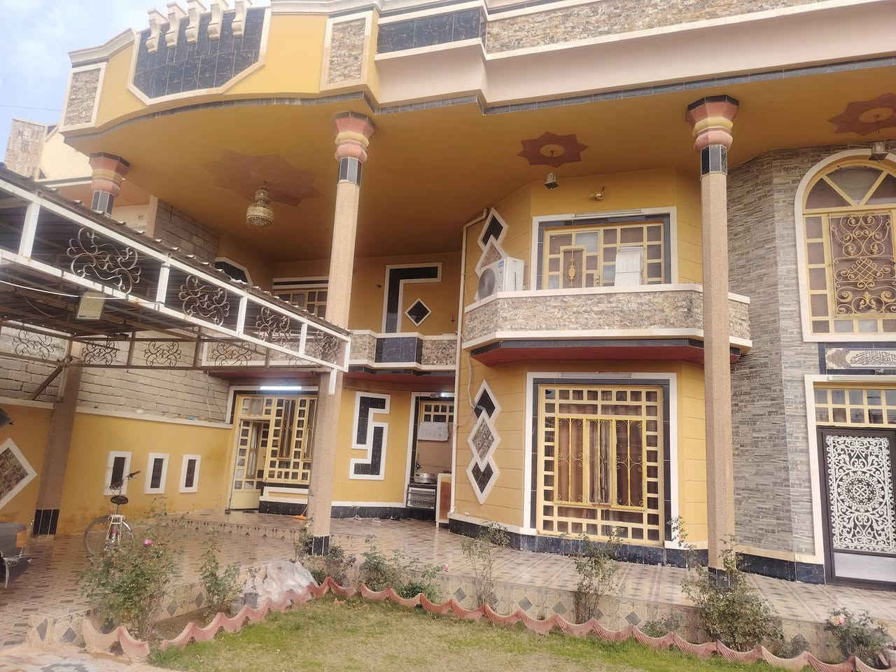 السلام عليكم
بيت للبيع القادسيه شارع الحولي مساحه 600
للأستفسار 
***********
***********
