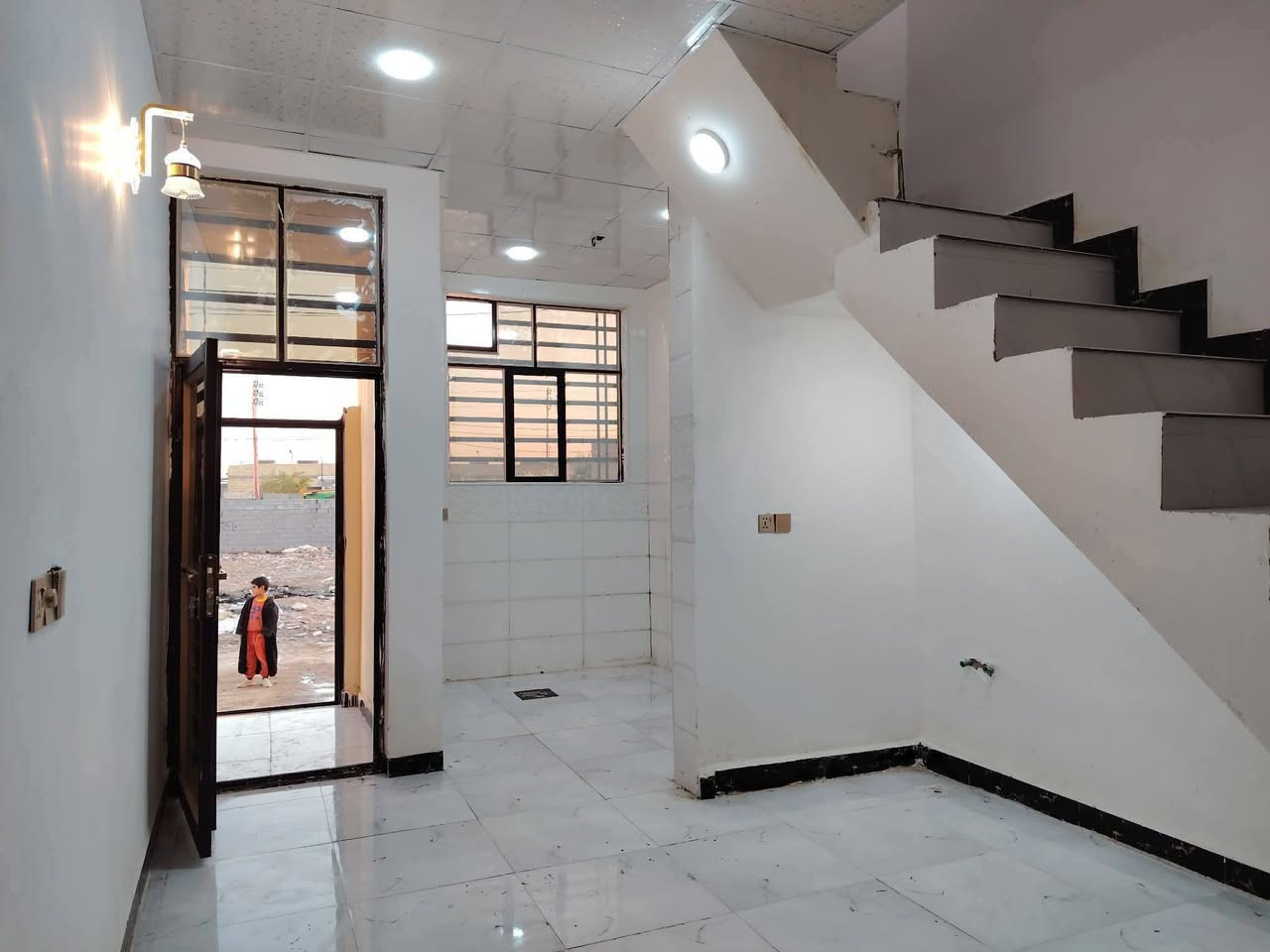 دار للبيع  55 م 🏡
✅ مشمول بقرار التطويب 
طابو زراعي سند 25

بسعر /19/ مليون مع المجال
موقع /نجف 🏡شارع الحولي مال المطار عمود/ 314 

البناء 🏡 
غرفه/صاله/مطبخ / صحيات خارجيه/مكشوفه
بناء مرتب/ اساس + سقف كونكريت + طابوك

ألخدمات 🏡 #بعد_عن_سوق_100م
ماء/كهرباء/مدارس/سوق/تبليط شارع 17 متر/مولد

***********
