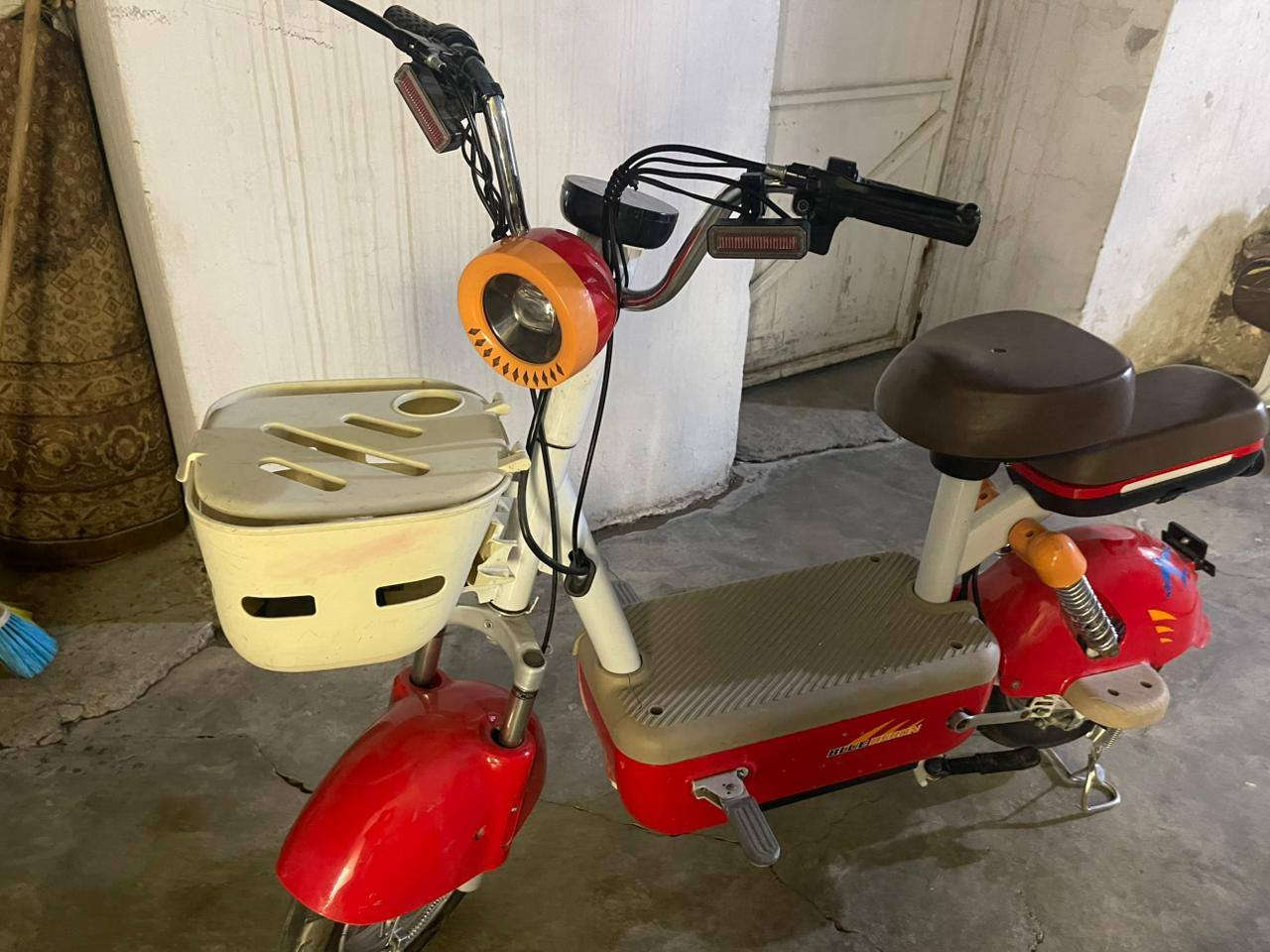 باسكيل شحن حجم 14 شرط نظافه بدون اي عيب شلونه بل صوره هيج كهربائي كله شغال بلادي سعره 200 وبي مجال شي قليل شراي خابر وتدلل ***********
