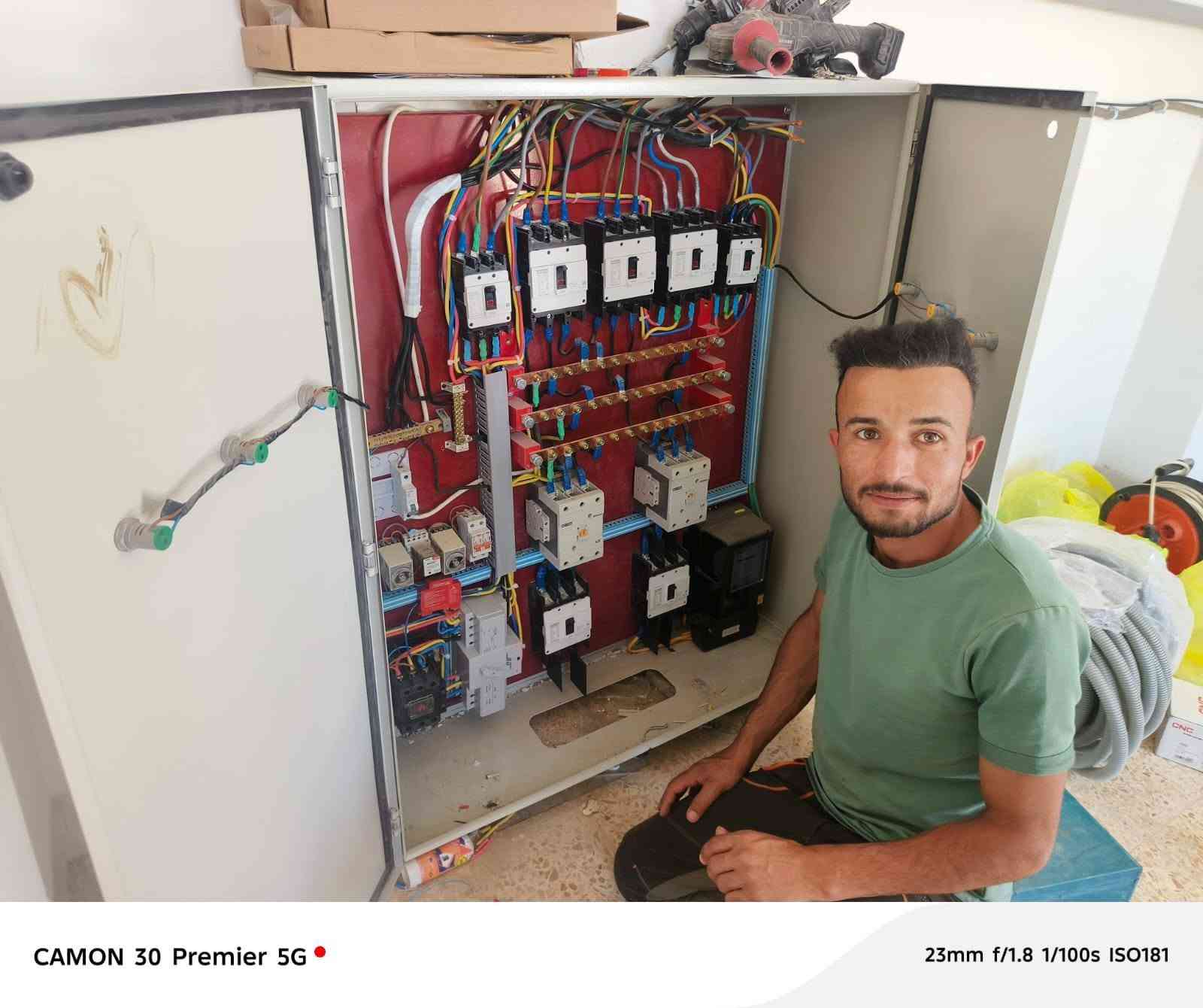 من الشرقاط
يوجد كادر متخصص بأشراف هندسي لتنصيب منضومات الطاقه المتجددة (شمسيه)
بأحدث المواد وظمان حقيقي
وجميع الشركات من اللواح وبطاريات حامضيه واليثيوم  وانفيرترات
مستعدين نجهزك من 5 انبير حتى 100 انبير او اكثر
ويوجد لدينا منضومات زراعيه بكافة الاحجام

مع جميع القواطع والحمايات للمنظومه
و يوجد نظام منصه لحاملي بطاقه الرافدين نظام 18 شهر
بتحميل معقول وكافة الظمانات
هاتف ***********
نرفق لكم جزء من أعمالنا
في بغداد والانبار والموصل وكركوك
والشرقاط يوميا تنصيب أكثر من 3 منضومات
