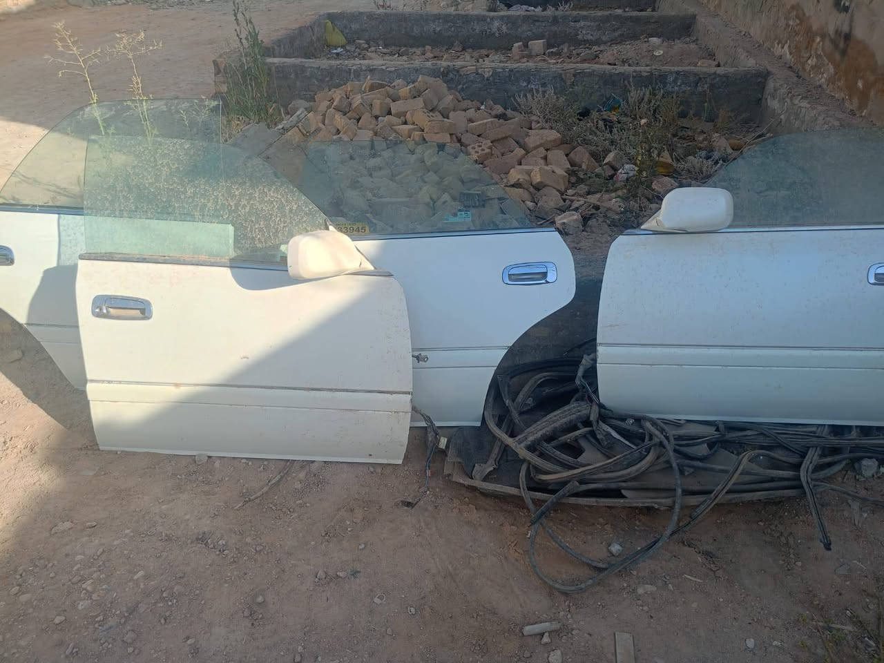 سلام عليكم غراض راس ثور فلات صدفي فره كامله هيه وبطاين وتنته جنطه وبيبان مقفلات كيجات بك لايتات سفايف كامله السعر 400 الاتصال ***********
