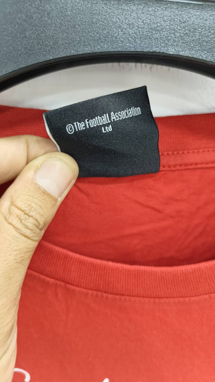 تيشيرت منتخب انكلترا 
نظافة 💯  غير مستخدم
قياس 2XL
عرض التيشيرت 71 سم
السعر 20 الف
متوفر توصيل 5 🚗


**إذا كنت صاحب هذا الإعلان وتريد حذفه لأي سبب، رجاءا أرسل رسالة إلى الدعم الفني**