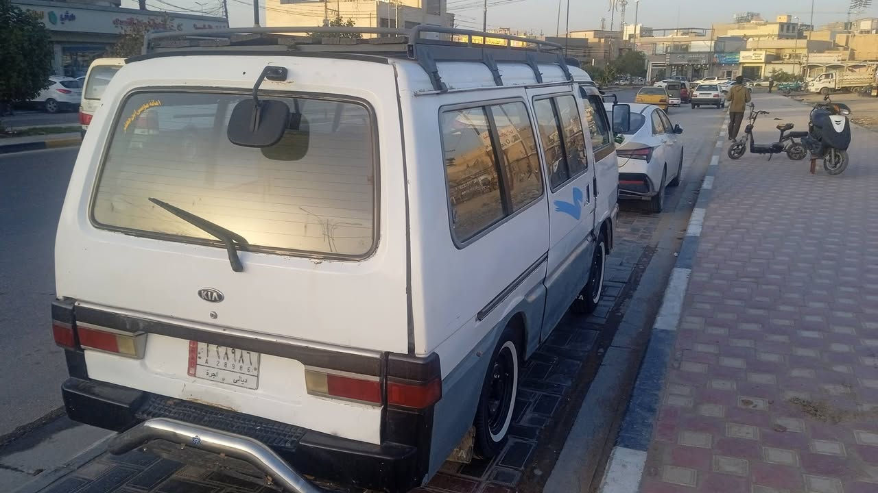 سياره بسته موديل 95كفاله مكينه وكيروشواصي واكسن سعره 33وبيه مجال بصيط ومطلوبه 800غرامات عل مشتري مكاني كربلاء ***********
