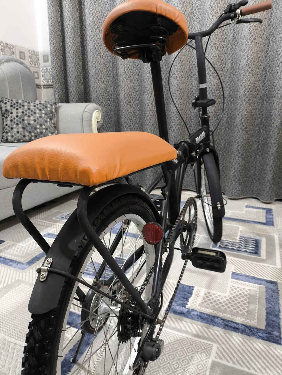 بايسكل حجم ٢٠ الطباكي ياباني ٧نمر كش نضيف السعر ١٠٠ وبي مجال شويه


**إذا كنت صاحب هذا الإعلان وتريد حذفه لأي سبب، رجاءا أرسل رسالة إلى الدعم الفني**