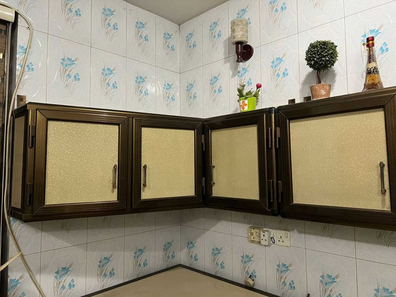 كاونتر المنيوم درجه اوله نضيف ٩٠ بلميه الاستفار عله الرقم ***********
