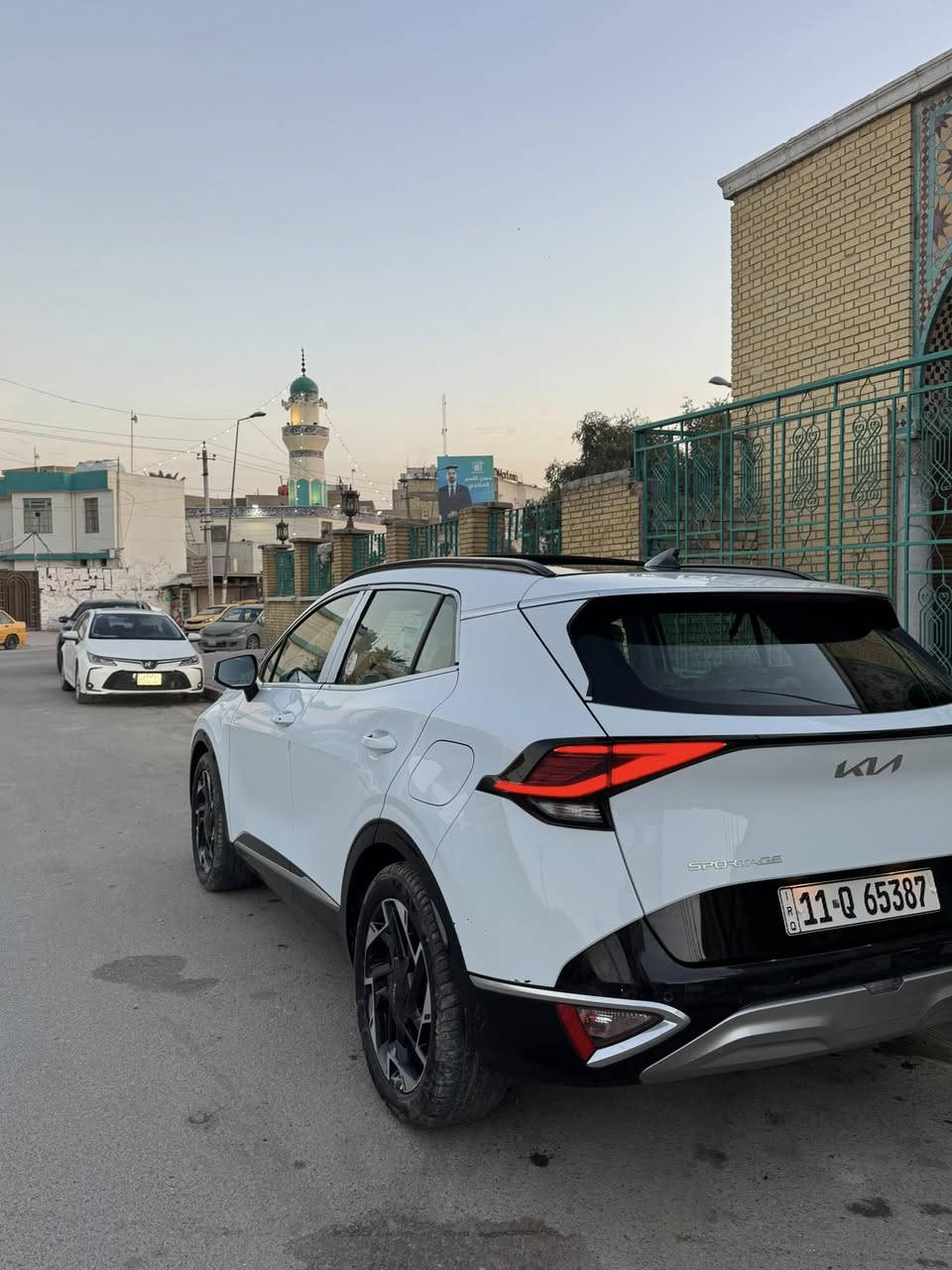 السلام عليكم كيا سبورتج 2024 اخت الزيرو ماشية 9800 KM السياره  استخدام منزل واحسن مدارات مداريها من بانزين محسن ودهن من شركة قبل فتره بدلته 
المواصفات:

1️⃣ محرك اقتصادي 2000cc
2️⃣ تشغيل بصمة عن بعد + دخول ذكي
3️⃣ شاشة وسطية كبيرة
4️⃣ كاميرا خلفية وضوح عالي
5️⃣ حساسات أمامية وخلفية
6️⃣ شاشة عدادات ديجيتال
7️⃣ أنظمة قيادة (Drive Mode)
8️⃣ Auto Hold
9️⃣ مانع رجوع بالمرتفعات
🔟 مثبت سرعة من المقود
11️⃣ تحكم كامل بالستيرن (صوت / شاشة / اتصال)
12️⃣ مكيف ديجيتال ثنائي التحكم
13️⃣ تدفئة مقاعد أمامية
14️⃣ تدفئة ستيرن
15️⃣ فرامل يد إلكترونية
16️⃣ إنارة LED أمامية وخلفية
17️⃣ جنوط رياضية
18️⃣ مرايا كهرباء مع إشارات
19️⃣ صندوق خلفي كهربائي
20️⃣ صالون واسع ومريح جداً
21️⃣ ارتفاع ممتاز عن الأرض

السعر : 245$ 

مكاني بغداد الاعظمية للاستفسار 
الشيخ ابو محمد :***********
