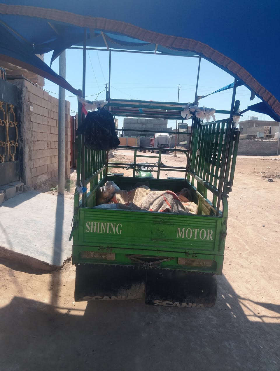 السلام عليكم لدي ستوته للبيع السعر مليونين مرقمه كامله


**إذا كنت صاحب هذا الإعلان وتريد حذفه لأي سبب، رجاءا أرسل رسالة إلى الدعم الفني**