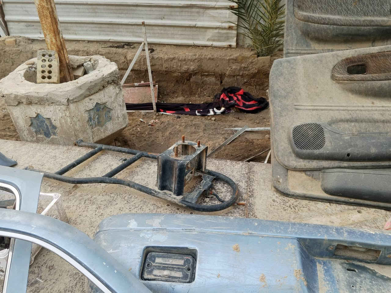 السلام عليكم
غراض سبورتج للبيع 
4ابواب + 2دعاميات +حمالت سبير +بنيد+ درع
(السعر 150 وبي مجال )
للاستفسار/ ***********
(حله شارع 60)
