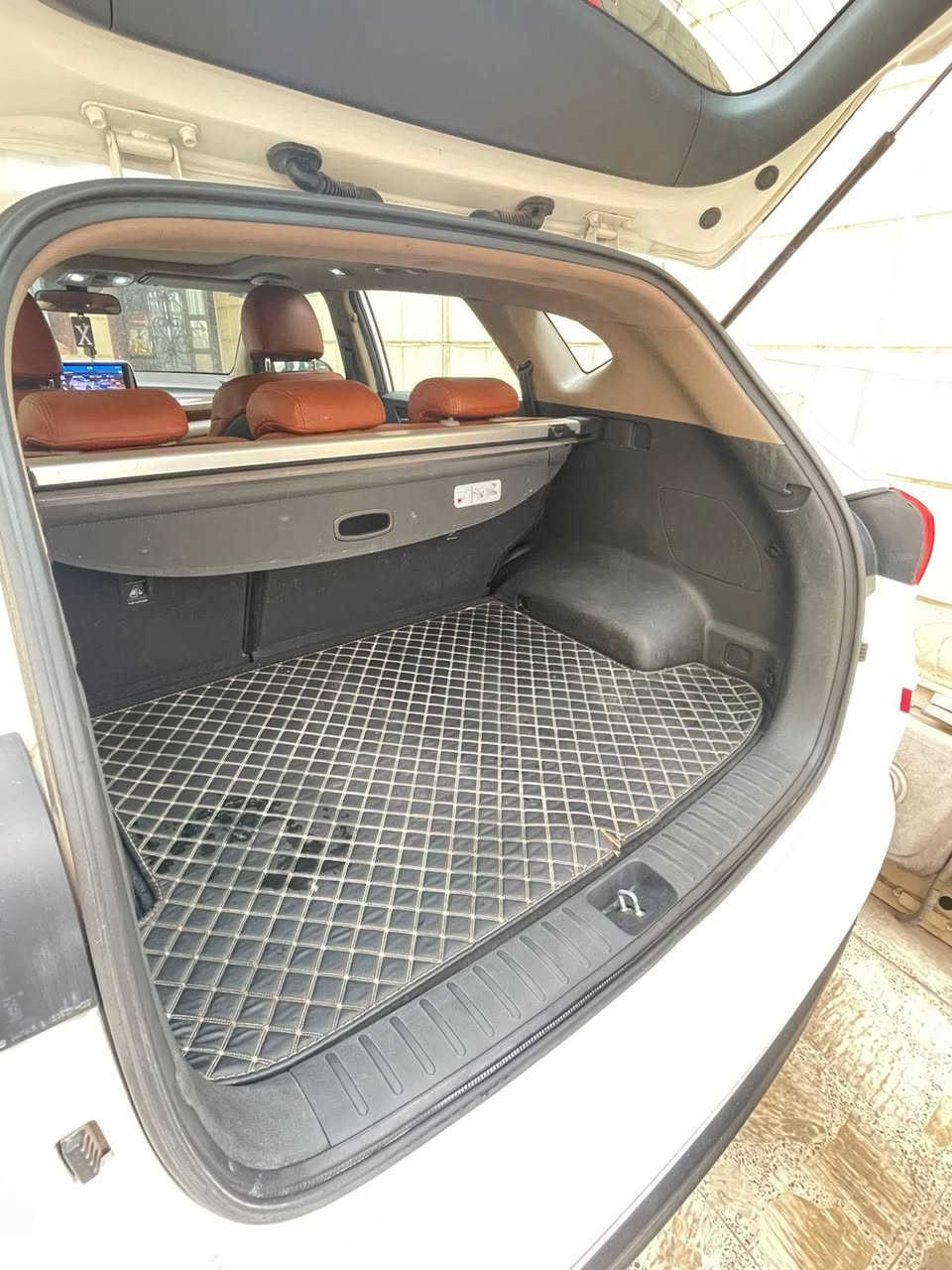 سلام عليكم توسان للبيع موديل 2019
فول مواصفات سياره ماشيه 60 ألف 

رقم صاحب السياره ***********
