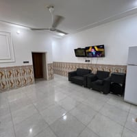 حي بابل بالزراعي • ١٠٠م • غرفة نوم حمام داخلي