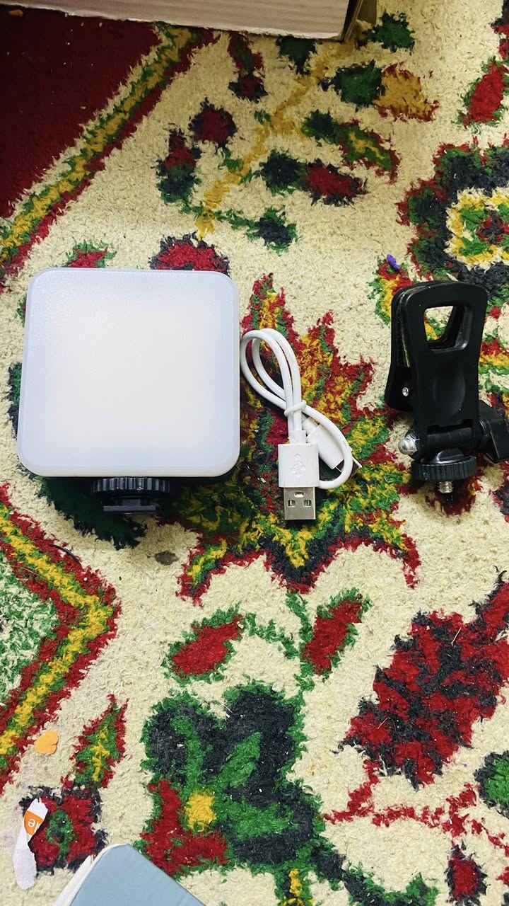 عندي مايك 🎤 مال صناع محتوى كلش حلو مع الستاند  واضائه ترهم للكامره وللموبايل كلش قويه الاضائه قيم وخذ بما يرضي الله مكان بغداد ماعندي توصيل


**إذا كنت صاحب هذا الإعلان وتريد حذفه لأي سبب، رجاءا أرسل رسالة إلى الدعم الفني**