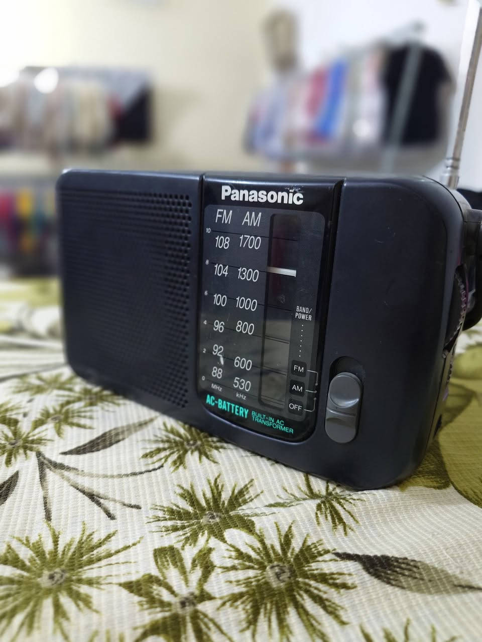 سلام عليكم الراديو من صناعة شركة بانيسونيك (Panasonic
يعمل بموجتين هما FM و AM، 
ياخذ 4باتري قلم شغال ع كهرباء مايشتغل سعر قفل 30


**إذا كنت صاحب هذا الإعلان وتريد حذفه لأي سبب، رجاءا أرسل رسالة إلى الدعم الفني**