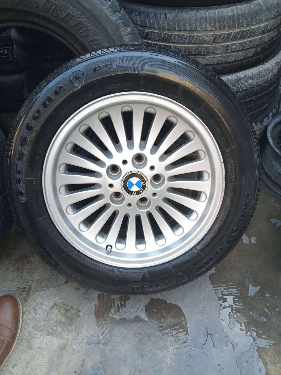 تاقم تایە و ویلی 16 بیلاد سەقەر جوانترین ویلی  BWM
بەشەرتی هەموو شتێک تاقمێ تایەی ئەمریکی لە سەر
بۆ گۆرینەوە گۆرینەوە لەگەڵ هەموو ویلێ دەکەم
***********
***********
